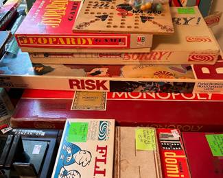 VINTAGE COLLECTIBLE GAMES