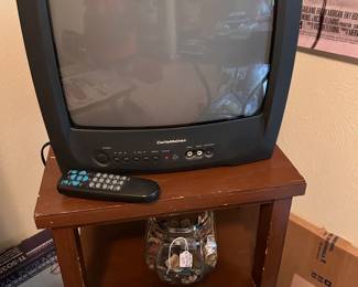 SMALL GAMERS TV, WORKING, WITH REMOTE
