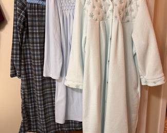 SLEEPWEAR, ROBES