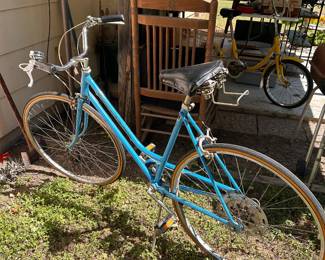 70'S SCHWINN SUBURBAN WOMEN'S BIKE