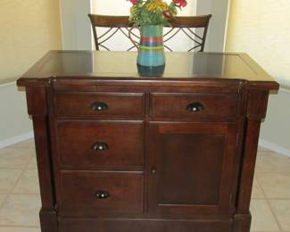 Kitchen Island w/Storage