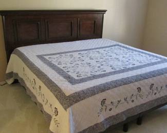 Serta Motion Perfect II Adjustable King Sized Bed - EXCELLENT CONDITION!