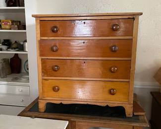 19c pine 4-drawer chest with mushroom pulls