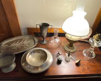 Assorted silver plated bowls, trays, objects
