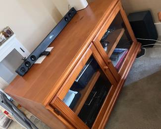 Entertainment center