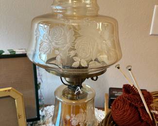 Gone with the wind peach luster lamp