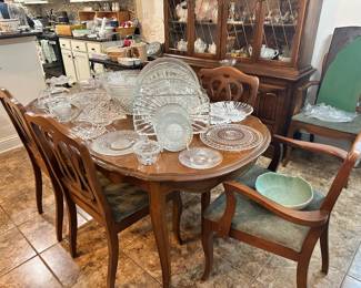 table with 6 chairs