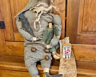 $45.00~ Primitive Folk Art Santa