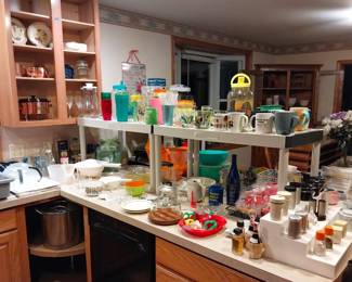 Tupperware, salt and pepper shakers