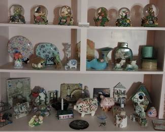 snowglobes, Roseville, McCoy, Hull, Weller, piggy banks, mud duck