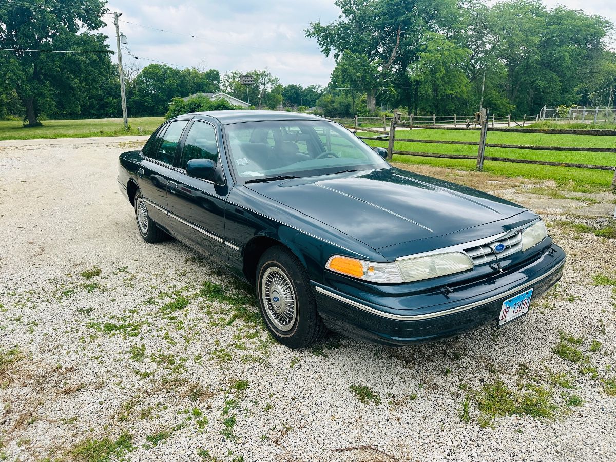 1997 Ford Crown Vic..