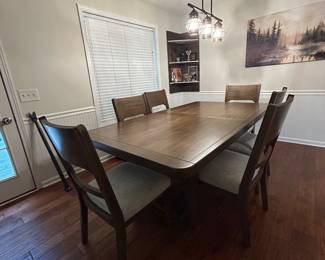 Dining Table purchased at Ashley Furniture w leaf new in box  