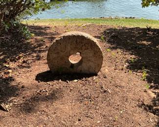 LARGE ANTIQUE GRISSMILL STONE