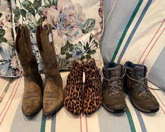 Ladies boots/shoes