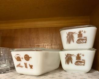 Pyrex Early American