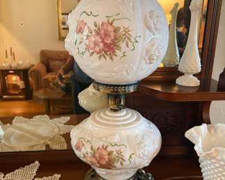 Fenton Gone With The Wind Lamp