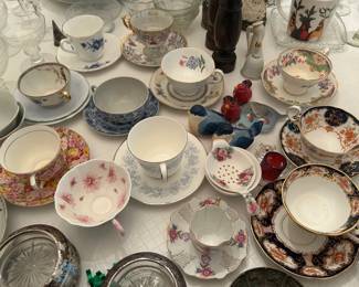 Assorted tea cups and saucers
