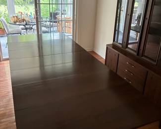 Broyhill Saga Dining Table w/3 leaves