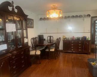Riverview dinning room furniture