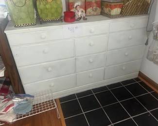Riverview chest