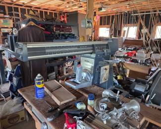 Compound mitre saw