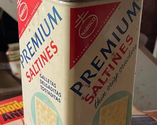 SALTINES Tin