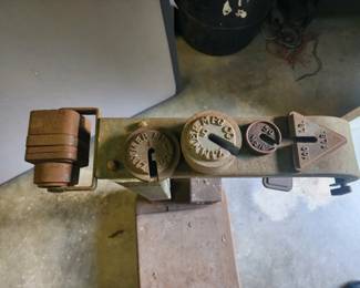 Weights with scale