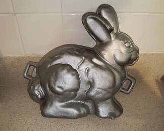 Early chocolate mold