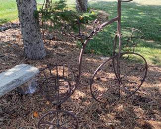 Bicycle planter.