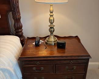 2 Nightstands