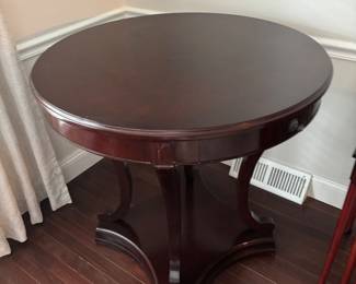 Round Table