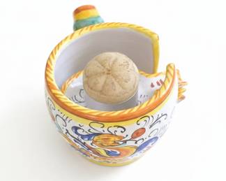 Italian Majolica Ceramic Citrus Juicer with Handle