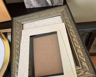 Assorted Vintage and Decorative Photo Frames third image