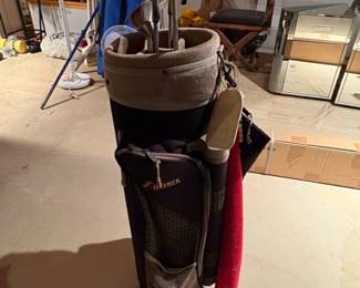 Datrek Golf Bag with Golf Clubs
