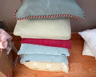 Set of Decorative Throw Pillows