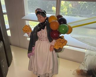 Royal Doulton The Old Balloon Seller Figurine HN