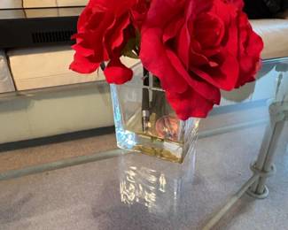 Enova Home Red Roses in Clear Glass Cube Vase with Faux Water