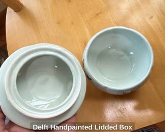 Delft Handpainted Lidded Box third image