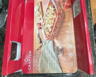 Crofton Decorated Glass Baking Dish . QT second image