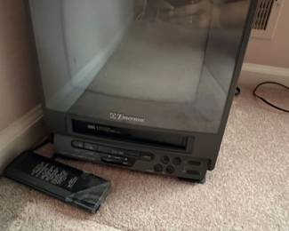 Emerson EWC CRT TV VCR Combo with Remote
