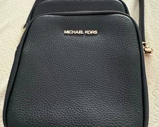 Michael Kors Jet Set Travel Medium Pebbled Leather Crossbody Bag