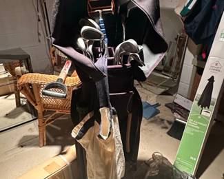 Spalding Dimension D Weighting Golf Club Set with Datrek Bag