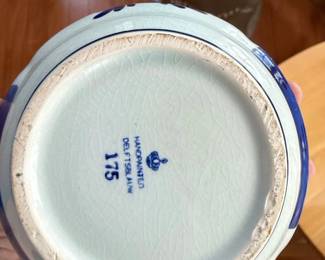 Delft Handpainted Lidded Box fourth image