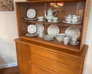 Heywood-Wakefield Hutch