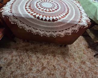 Vintage dining room table with 1 captain chair, and 3 regular chair