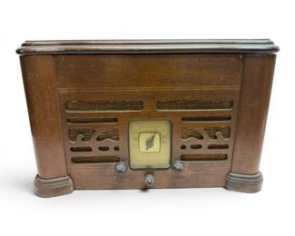 Antique Detrola Radio Phonograph With Vinyl Turntable