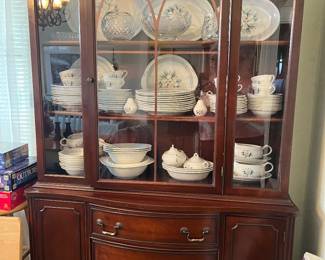 China cabinet & China & crystal