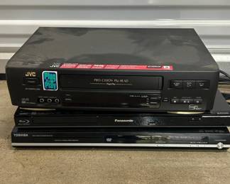 Lot #70 JVC HR-VP644U VHS VCR + Panasonic Blu-ray + Toshiba SD-K770 DVD Player Lot