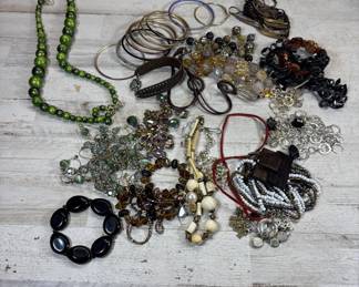 Lot #33 Costume Jewelry Lot Beaded Necklaces Bangle Bracelets Loose Beads Craft Destash