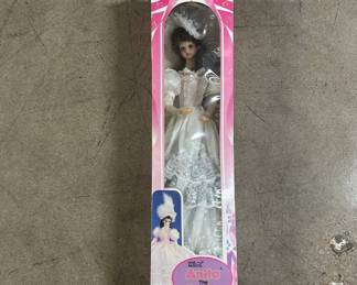 Lot #54 Vintage Anita The Bride Wind-Up Musical Doll White Wedding Gown Lace 1980s NIB